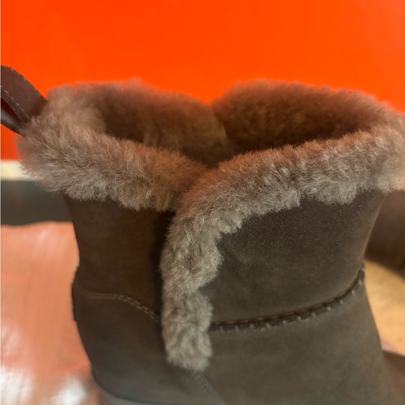 New Ugg Malvella wedge boots size 11 - Picture 7 of 9